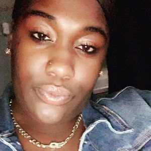 Meet your Posher, Ebony